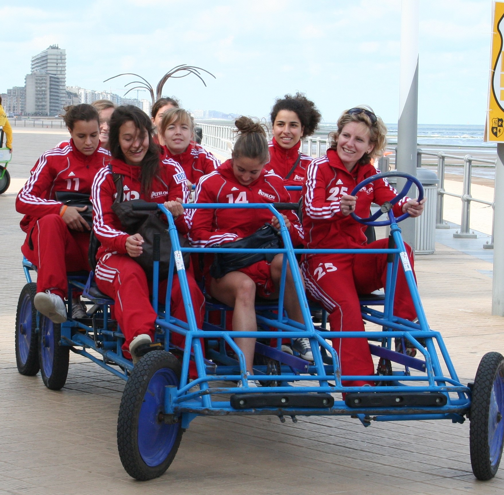Grote gocarts tot 8 personen